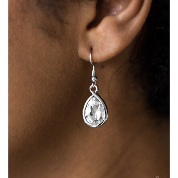 Silver necklace w/diamonds and earrings - Picture 2 of 2